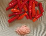 Foto langkah ke 5 dari resep Sambal Telur Rebus Tempe Panggang.