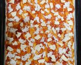 Foto del paso 3 de la receta: Pizza de salmón, mozzarella y brie