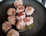 Foto del paso 2 de la receta: Albóndigas de carne de vacuno en salsa de tomates casera
