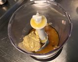 Une image de l'étape 1 de Sauce salade épicée à l'huile de sardines, vinaigre de vin et persil.