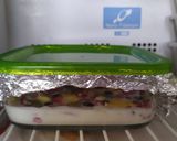A picture of step 3 of Frozen yogurt and fruits bar.