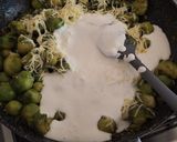 Sajtos-tejfölös kelbimbó 🧀🥬🧀🥬 recept fázis 4 fotója