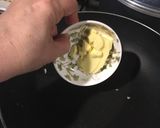 Foto del paso 2 de la receta: Besugo (rombo) a la mugnaia