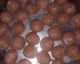 A picture of step 6 of Rava besan ladoo.
