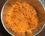A picture of step 1 of Carrot Ladoo.
