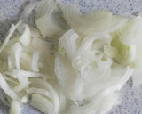 Foto del paso 3 de la receta: Espaguetis con cebolla caramelizada y yema curada