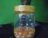 Foto langkah ke 3 dari resep Sirup madu bawang jahe.