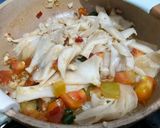 Foto langkah ke 5 dari resep Ca Jamur Tiram Asam Pedas.