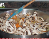 Foto del paso 6 de la receta: Pollo a la miel