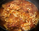 Foto del paso 5 de la receta: Pollo con piñones —estilo mi iaia Paquita, que llamaba: Pollo rustido—