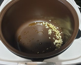Foto del paso 4 de la receta: Redondo de pollo relleno de setas con guarnición de verduras