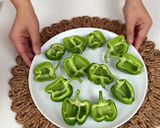 भरलेली ढोबळी मिरची/ भरलेली शिमला मिरची/ stuffed Shimla mirchi/ stuffed capsicum - मराठी रेसिपी रेसिपी स्टेप 1 फोटो