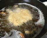 A picture of step 4 of Shrimp Fritters with Dried Shrimp.