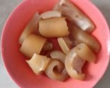 Foto langkah ke 1 dari resep Oseng Kikil Bumbu Kecap.