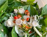 รูปขั้นตอนการทำที่ 3 ของ ยำไก่ผักแพวถั่วลิสง🌿🧄🥜🌶️