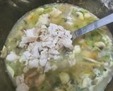 Gambar langkah 4 resipi Cream of Chicken Soup with Croutons.