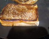 A picture of step 4 of Onion tomato toast.