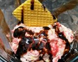 A picture of step 2 of Strawberry cheesecake icecream.
