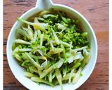Foto langkah ke 2 dari resep Tumis Kangkung Bunga Pepaya.