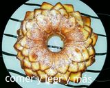 Foto del paso 6 de la receta Bundt cake de yogur de albaricoque y mermelada de fresas