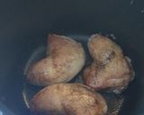 Une image de l'étape 1 de Poulet au coca sauce forestière 😋.