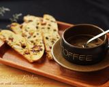 Hình bước làm 7 của món Biscotti vị hạnh nhân, cranberry, hạt dẻ cười