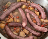 Foto del paso 6 de la receta: Guiso de longanizas al vino tinto