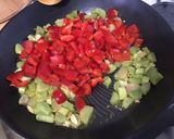 Une image de l'étape 11 de Crevettes aux poivrons rouges,rhubarbe et aneth.