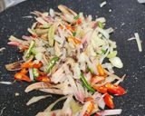 Foto langkah ke 3 dari resep Cumi Asin Kecombrang.