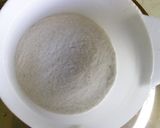 A picture of step 1 of Steamed rice balls with sizzled spicy chutney.