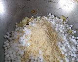 A picture of step 2 of Sabudana khichdi.