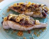 Foto del paso 10 de la receta: Pescadilla crujiente rellena de bacon y cebolla al vino tinto