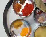 A picture of step 2 of Chole in brown gravy.