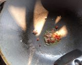 รูปขั้นตอนการทำที่ 3 ของ ผัดกะเพรามาม่า (สูตรไม่ใส่ผงชูรส)