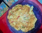 Foto langkah ke 4 dari resep Telur dadar sosis.