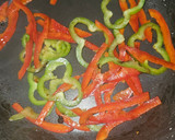 Foto del paso 2 de la receta: Huevos fritos, con fideos de arroz lomo de dos colores