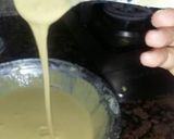 A picture of step 2 of Masaly bhari hari mirch k pakoray.
