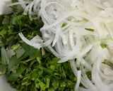 Hình bước làm 4 của món Bún bò