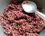 A picture of step 1 of EGG FRIED RICE with BLACK RICE.