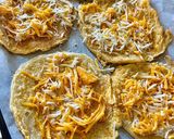 Hình bước làm 4 của món Bánh Paratha Trứng Và Phô Mai