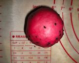 Foto langkah ke 5 dari resep Bakpao karakter semangka.