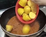 A picture of step 4 of Aloo Matar.