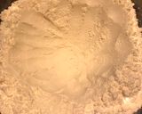 Foto del paso 1 de la receta: Masa para tarta de aceite, sin sal y poco huevo
