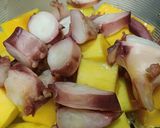 Hình bước làm 2 của món Râu bạch tuộc sốt Thái