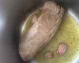 Foto del paso 4 de la receta: Solomillo al licor de hierbas