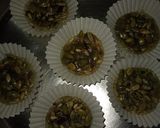 पम्पकिन सीड चिक्की (Pumpkin seed chikki recipe in hindi) रेसिपी चरण 3 फोटो