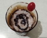 चॉकलेट मिल्कशेक (chocolate milkshake recipe in marathi) रेसिपी स्टेप 3 फोटो 