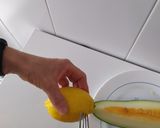 Foto del paso 1 de la receta: Melón al aroma de Limón