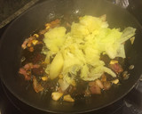 Foto del paso 8 de la receta: Revuelto de patata y col con panceta ibérica 