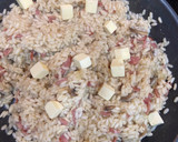 Foto del paso 6 de la receta: Risotto de champiñones, cebollita y bacon!